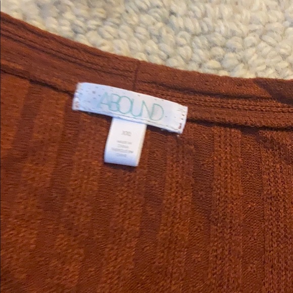 Abound by Nordstrom Knit Button Down V-Neck Top - Picture 3 of 4